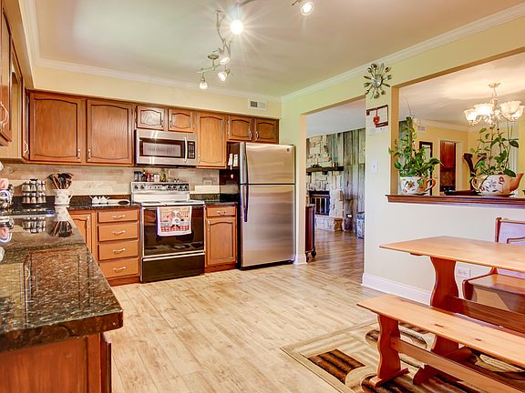 4th image of 11024 S Theresa Cir APT 3D