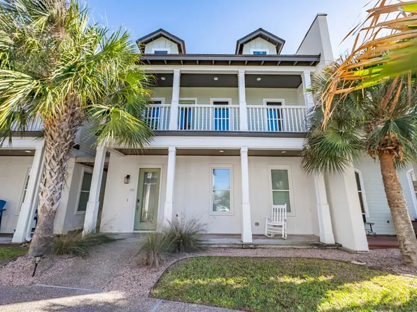 107 Frontenac Ln, Rockport, TX 78382