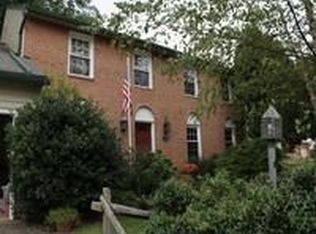 8309 Crown Court Rd, Alexandria, VA 22308