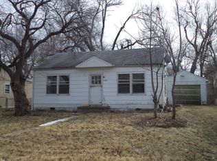 1119 SE Pinecrest Dr, Topeka, KS 66605