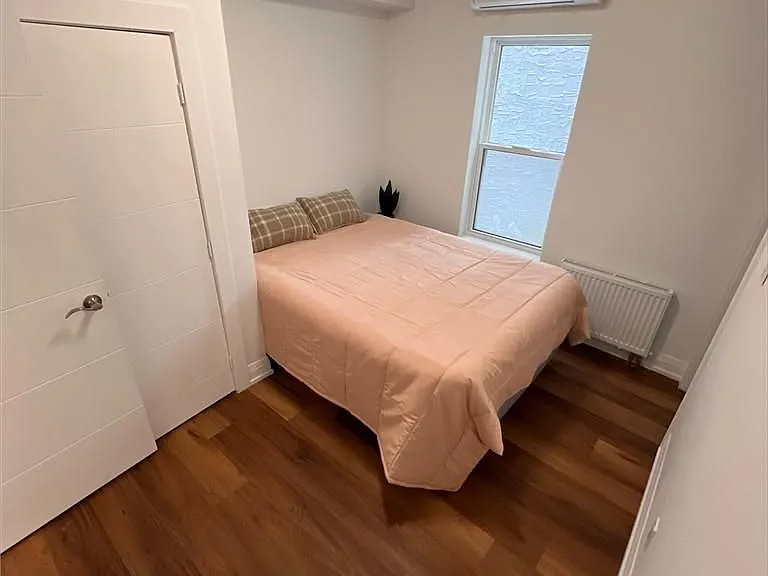 4876 Simcoe St #1 — Photo 16