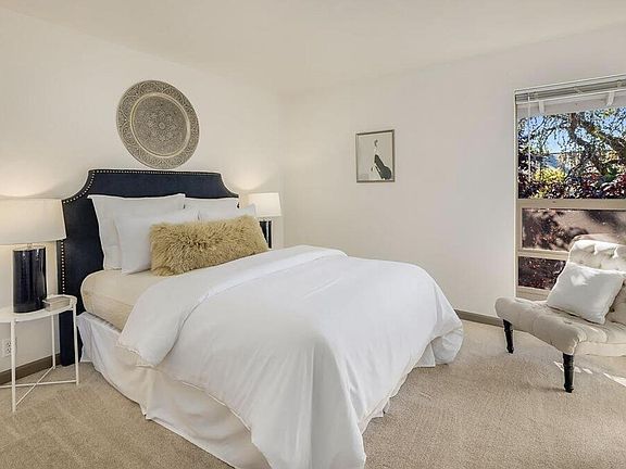 4th image of 842 110th Ave NE #216