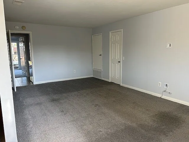 Family/Living Room - leads to hallway