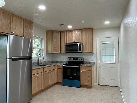 4th image of 6408 Cypress St