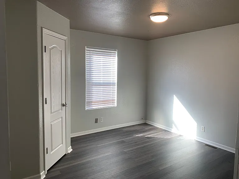 771 Hilltop Dr — Photo 6
