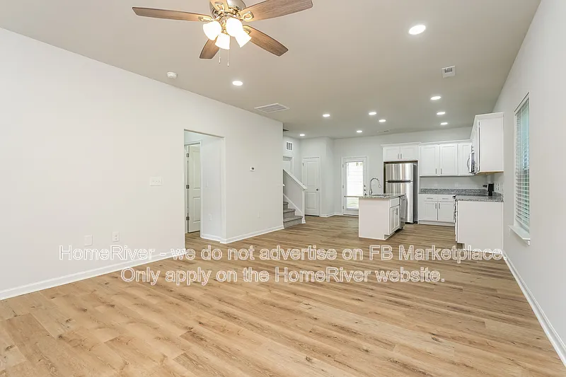4 bed, 3.0 bath, 1634 sqft, $1,990 — Photo 3