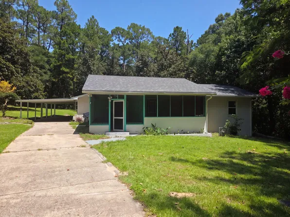 97 Walnut Ave, Defuniak Springs, FL 32435