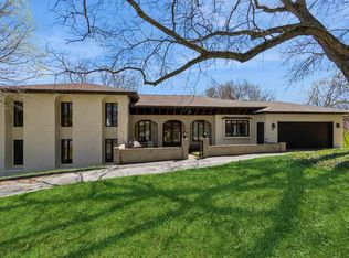 4 Glenview Knl NE, Iowa City, IA 52240