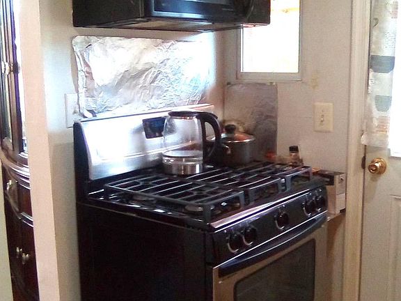 5th image of 2121 Arlington Ter