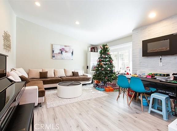 5th image of 21235 Sunwood Dr