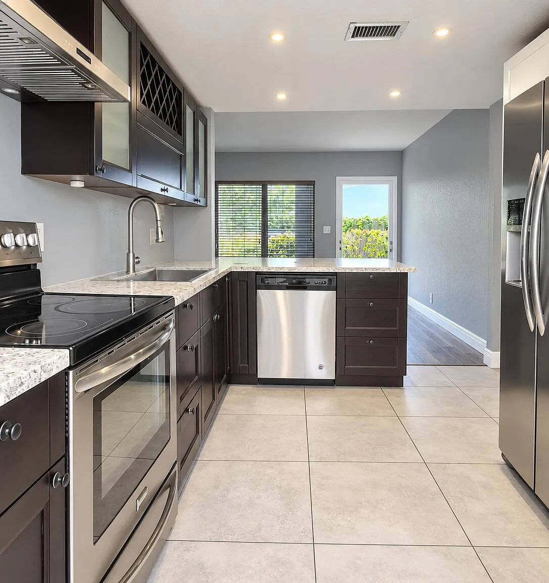 2 bed, 1.0 bath, 975 sqft, $1,999 — Photo 4