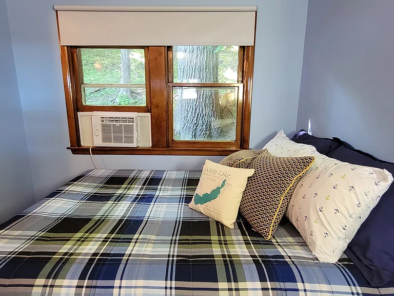 Bedroom bunk room #4 can be made available with the rental (Full and 2 Twin beds)