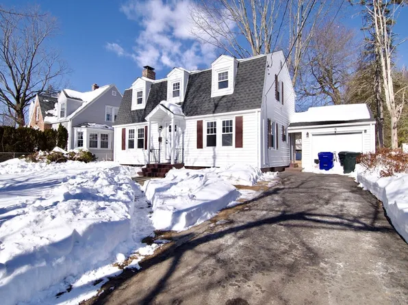 1088 Sumner Ave, Springfield, MA 01118