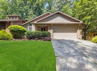 155 Lakeview Rdg W, Roswell, GA 30076