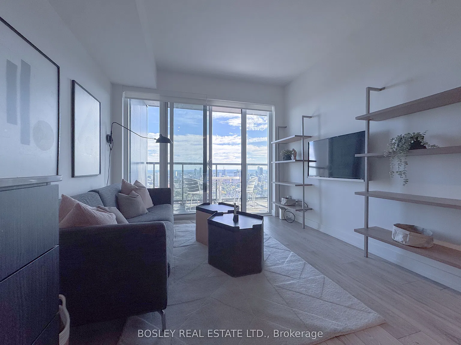 159SW Condominium — Photo 4