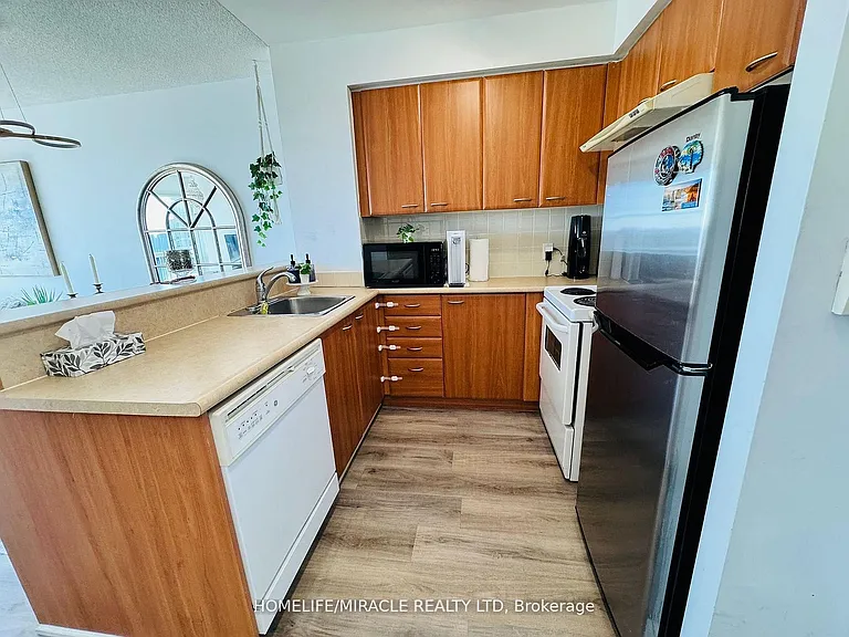 36 Lee Centre Dr #2106 — Photo 5