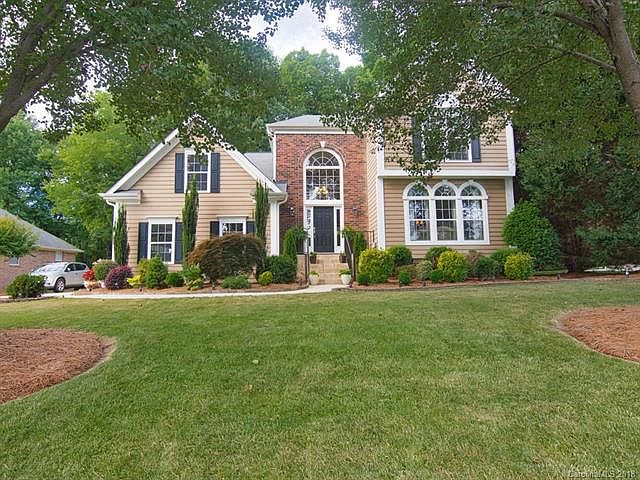 1st image of 8916 Devonshire Dr