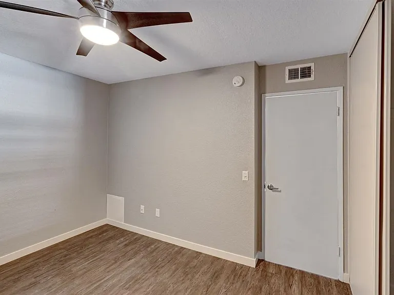 West Fifth Apartments — Photo 57