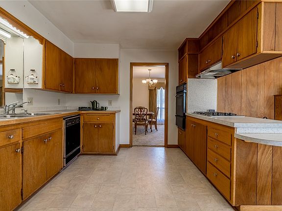 4th image of 4503 E Mission Blvd