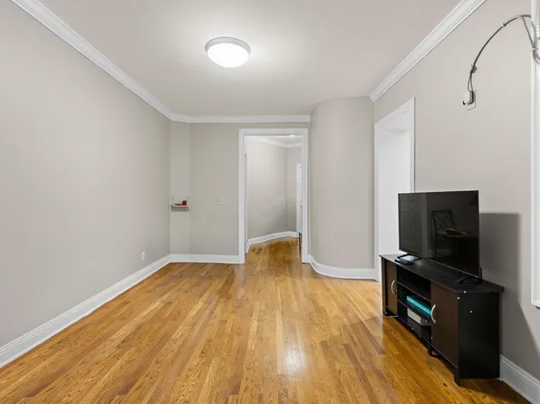 151 Sip Avenue image 3 of 15