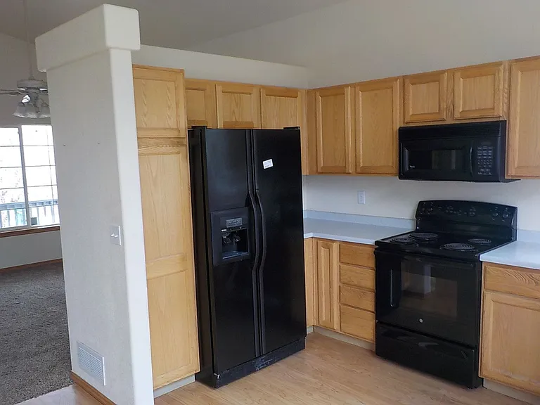 8720 Rosebud Pl — Photo 3