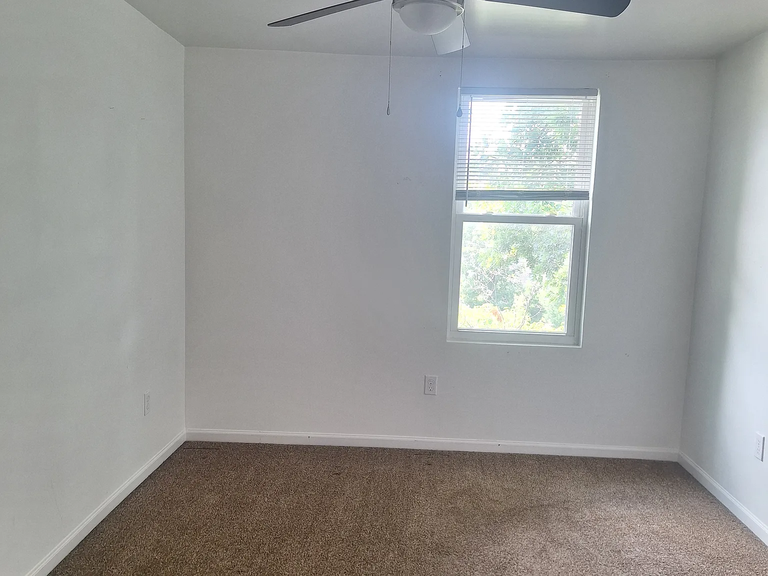 6 bed, 2943 sqft, $2,900 — Photo 4