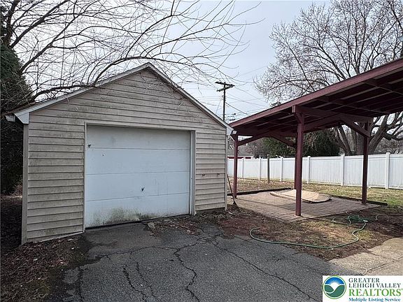 3rd image of 58 George Ave