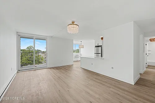 1000 River Rd #4G Photo 1