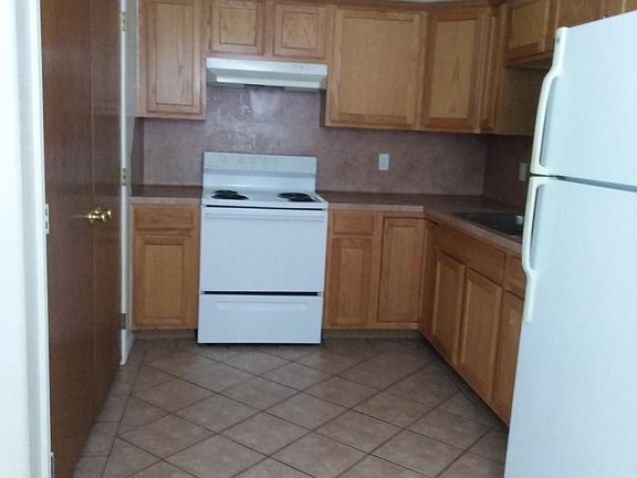 3rd image of 1009 Ringold Cir