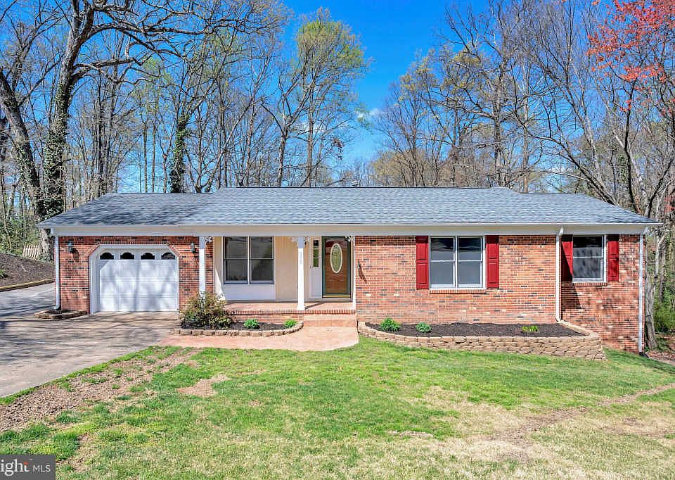 1st image of 307 Chestnut Ln