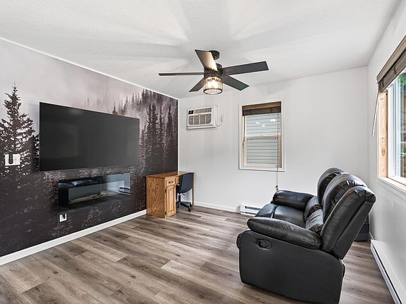 5th image of 110 Oak Ave