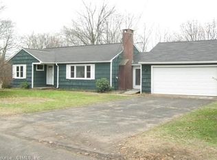 26 Dinwoodie Dr, North Branford, CT 06471