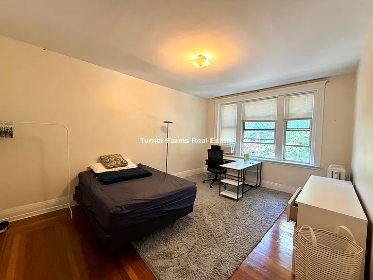 22 Euston St — Photo 9