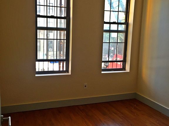 3rd image of 1643 Saint Johns Pl