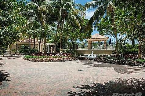 4th image of 19501 W Country Club Dr APT 1215