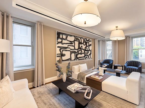 4th image of 344 W 72nd St #908