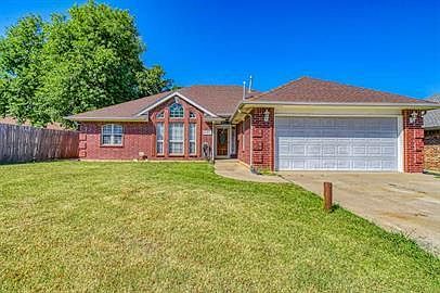 2nd image of 801 N Morgan Dr