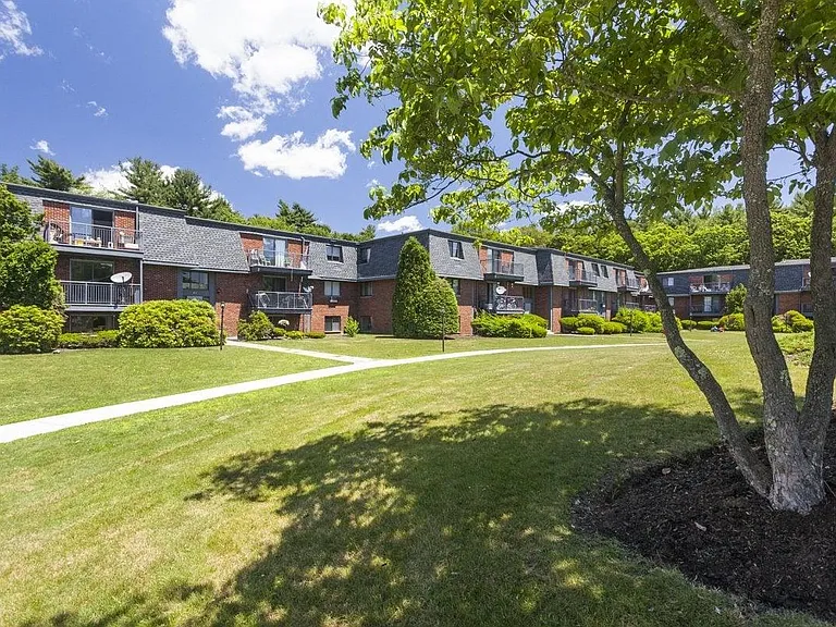 Stoneybrook Village — Photo 23