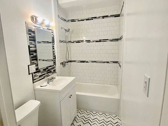 5th image of 6305 S Victoria Ave #11043655