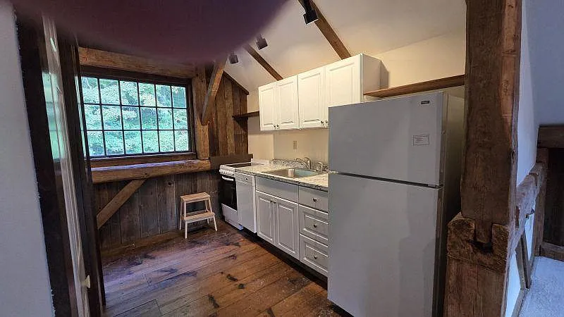 138 W Main St, unit 4 — Photo 3