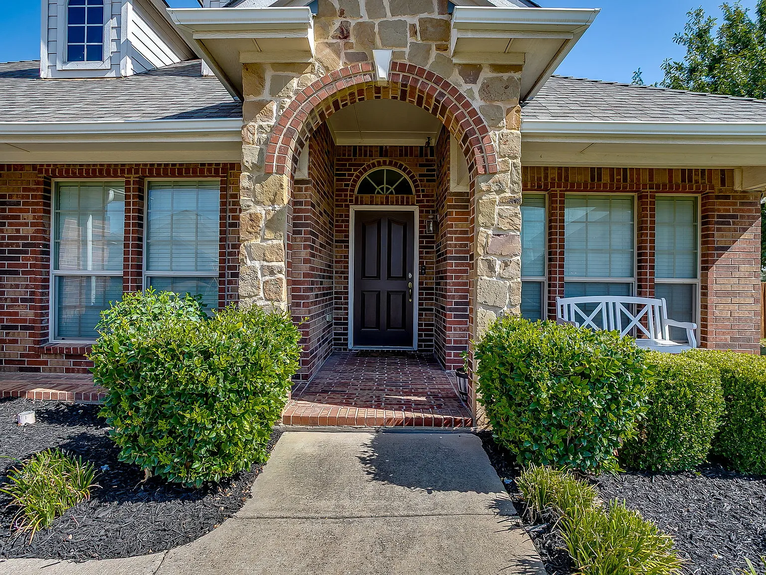 3 bed, 2404 sqft, $2,750 — Photo 4