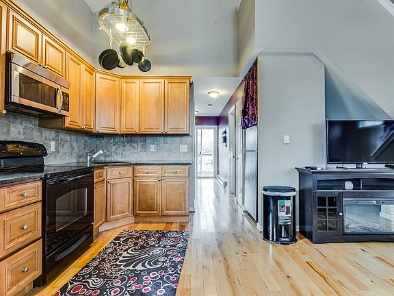 3rd image of 108 River Road Dr