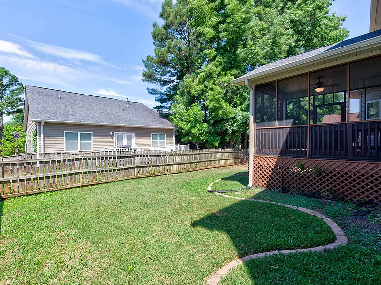 129 Herrick Ct — Photo 36