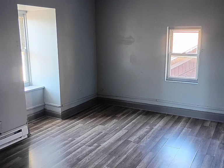 1129 Lehman St #2 — Photo 8