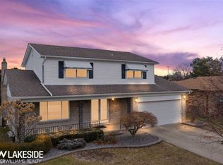 39046 Salem Dr, Clinton Township, MI 48038