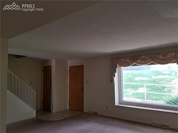 3rd image of 1126 Cree Dr