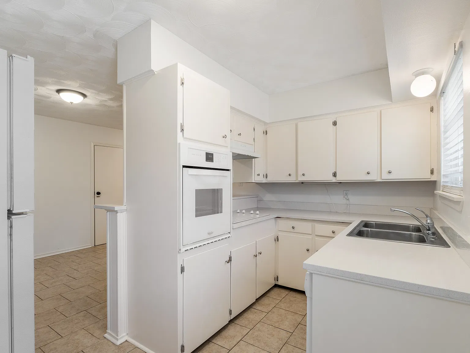 2 bed, 1036 sqft, $1,400 — Photo 4