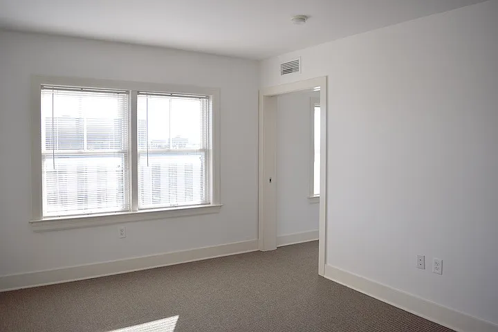 Clyde Manor — Photo 236