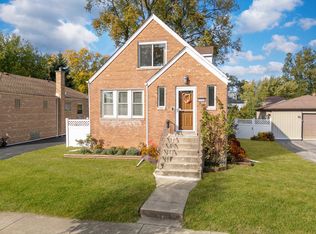 2720 W 97th St, Evergreen Park, IL 60805