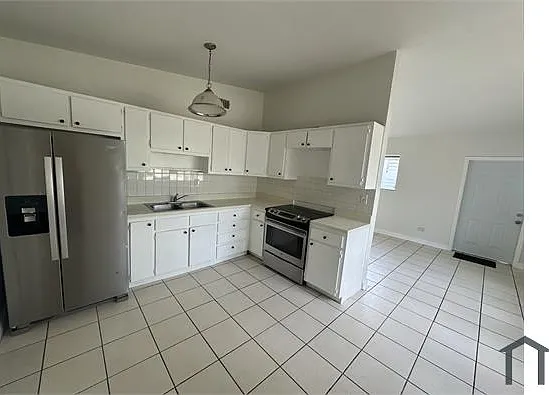 821 SW 2nd St — Photo 1